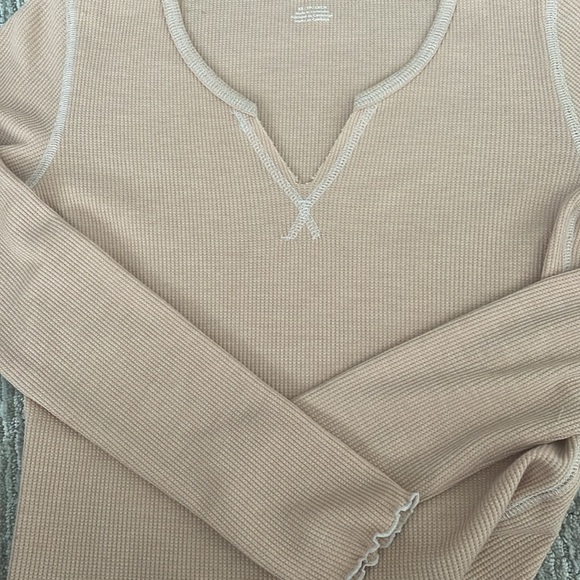 Light pink, American Eagle long sleeve top - Picture 3 of 4